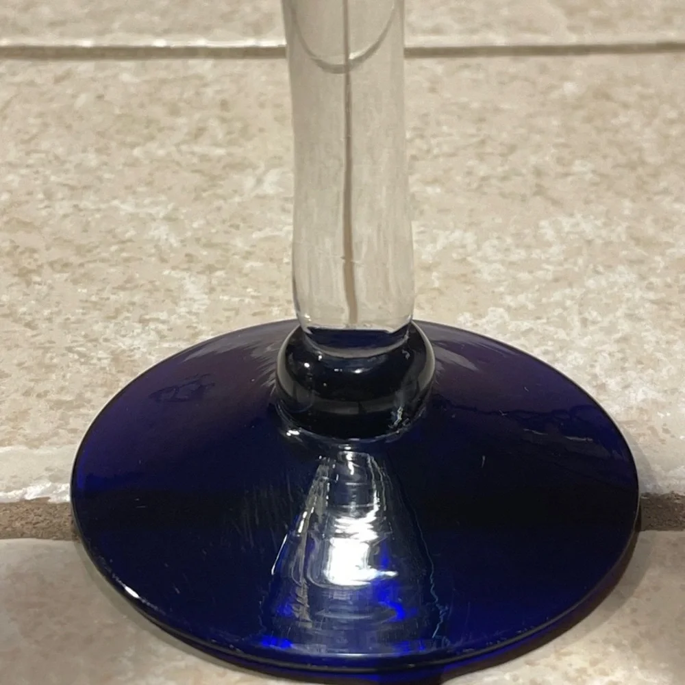 Handblown Blue Rim Martini Glass With Clear Stem & Bubble Detailing 6.25